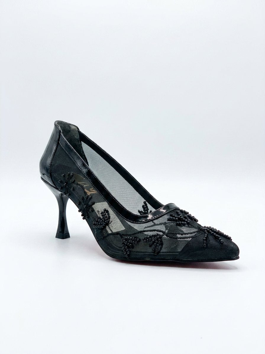 Lace-up shoes with a 7cm heel