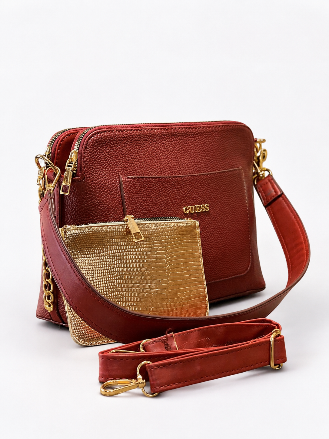 حقيبة كتف من GUESS