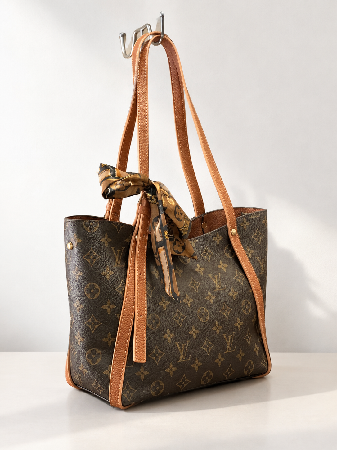 SHOULDER TOTE BAG