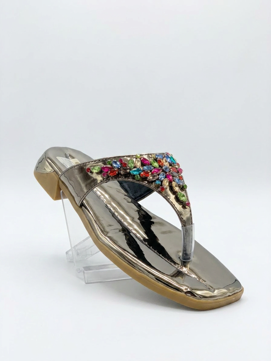 Leather patent leather slippers with toe