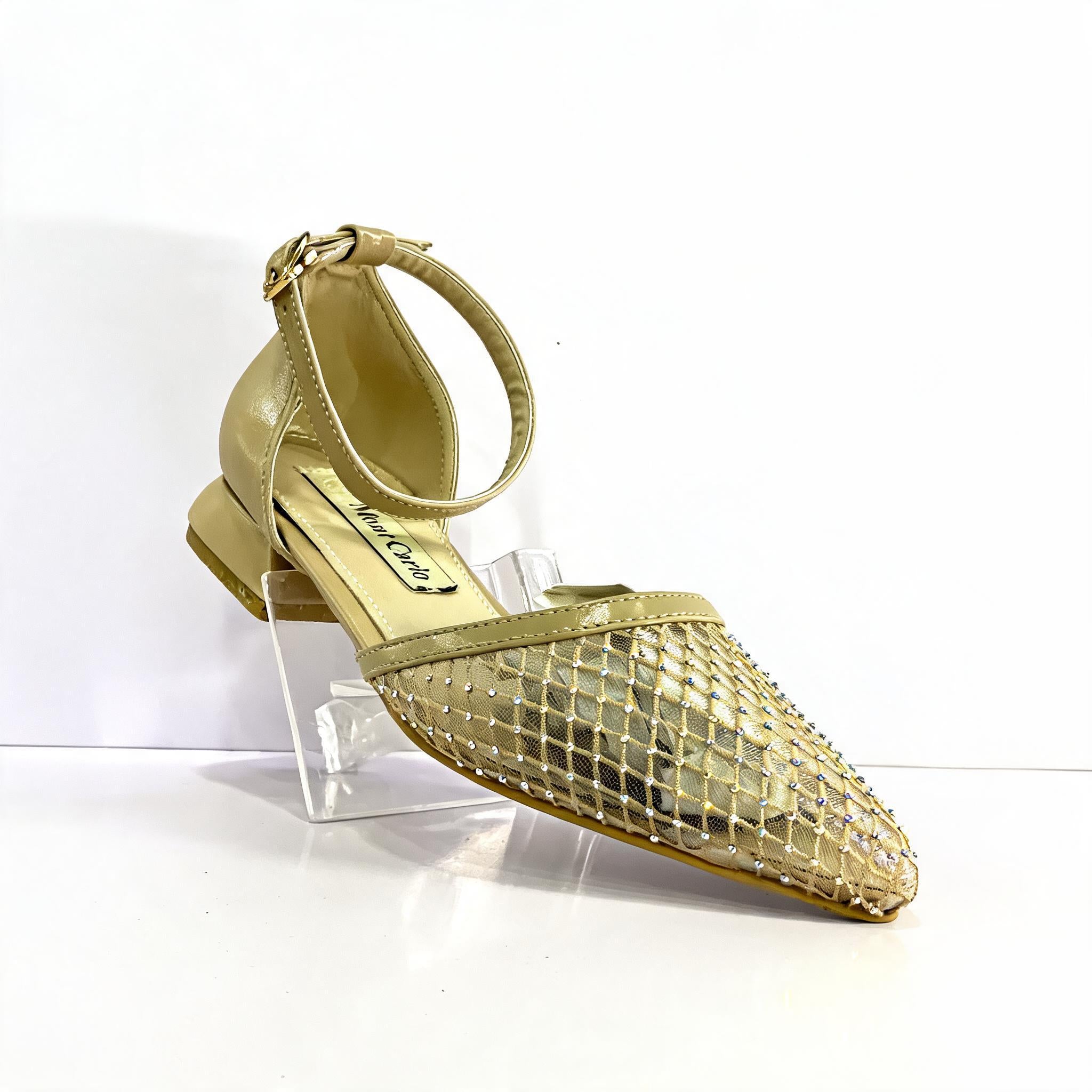 Lace-up shoes with a 2cm heel